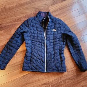 The North Face Women's Navy Puffer Jacket With Gold Details Size Large